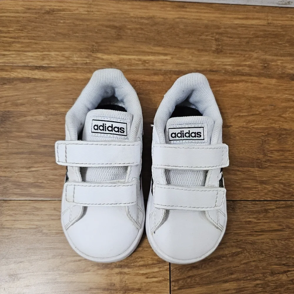 👟 Adidas Toddler Size 5 Grand Court White Black 3-Stripes Velcro Sneakers